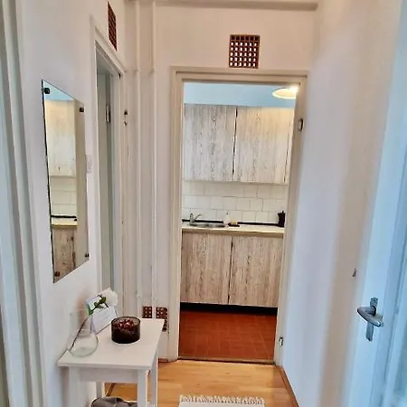 شقة Nosztalgia Apartman *