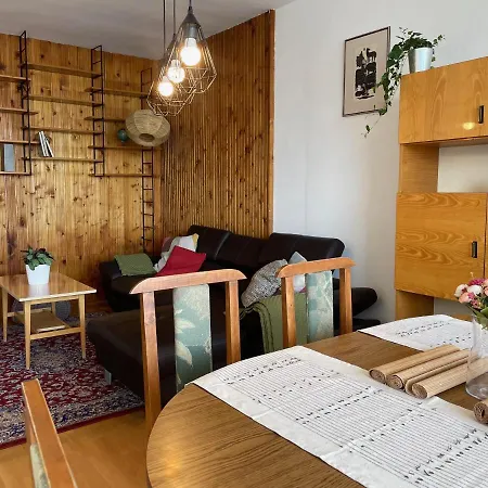 Nosztalgia Apartman شقة *